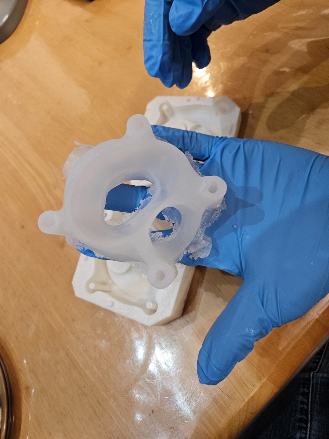Released tissue-mimicking silicone cast part
